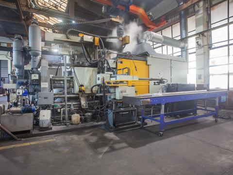high pressure casting 250 300 400 600 650 1000 tonnes 1.jpg